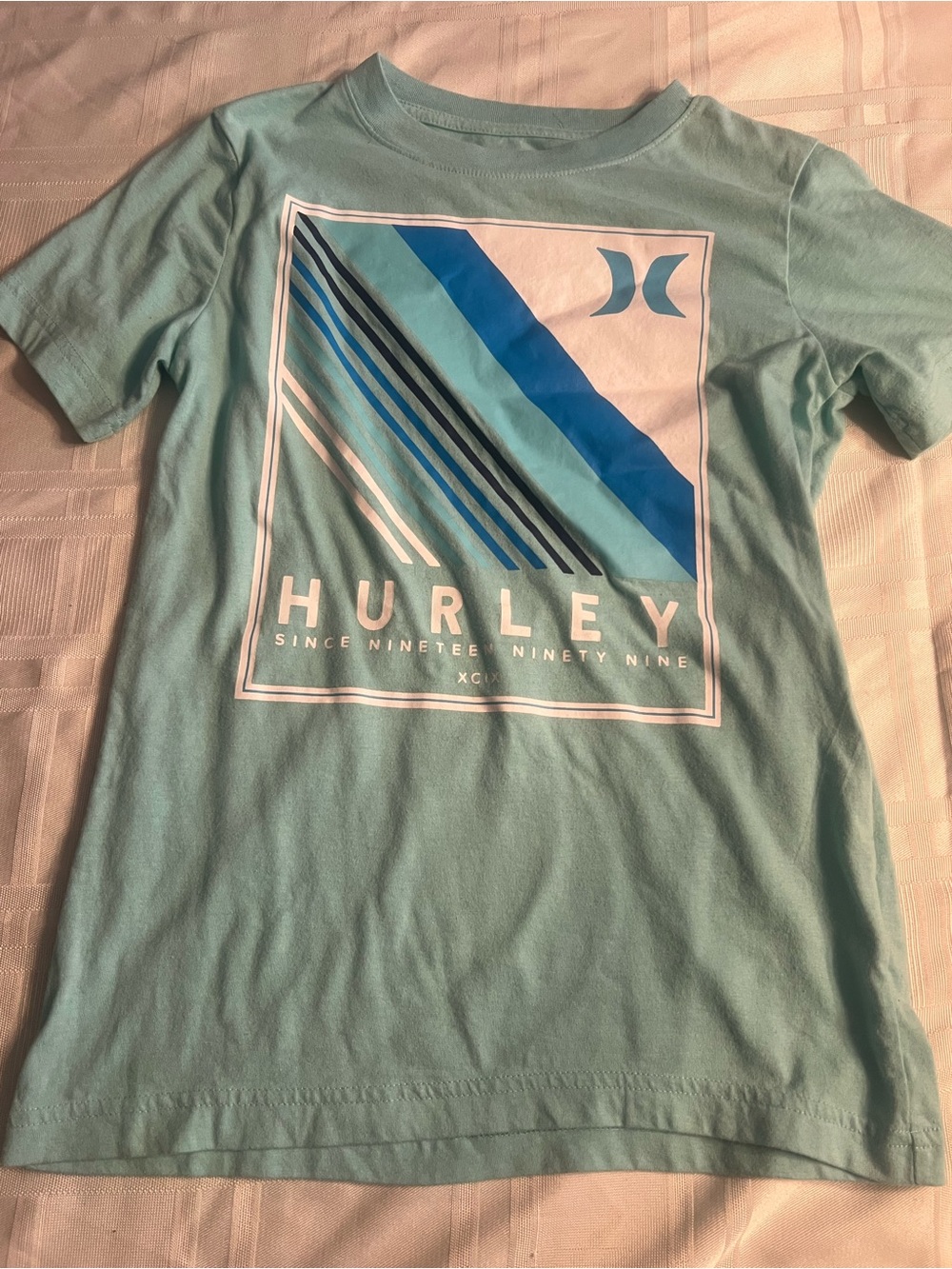 Hurley t shirt size medium 10-12